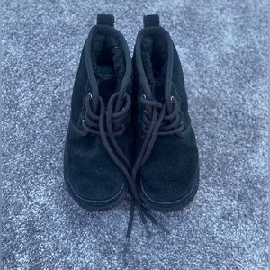 Black Unisex Kids Uggs Size 1